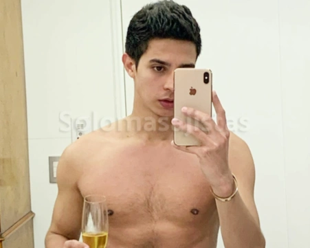 solomasajistas Masajistas masculinos Valencia Masajista chico joven independiente guapo +34647335