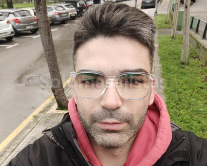 solomasajistas Masajistas masculinos Cantabria Chaval de 24 años da masaje 645745451