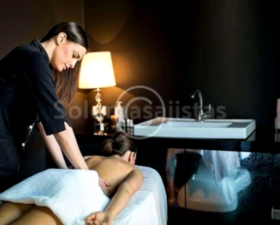 solomasajistas Masajistas Sevilla Sara nueva masajista profesional 691482245