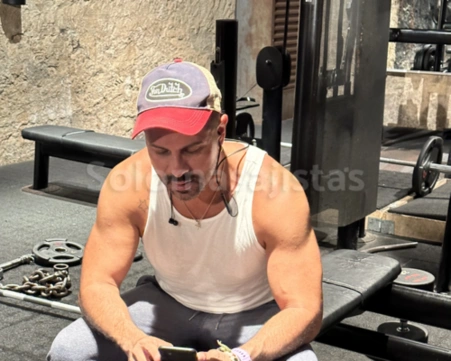 solomasajistas Masajistas masculinos                     Masajista caribeño 676340057